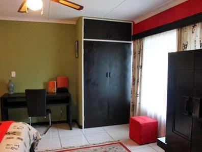 A Knights Rest Guesthouse Pretoria-Noord Exteriör bild