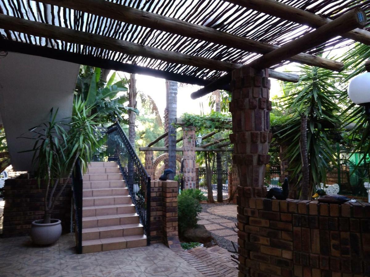 A Knights Rest Guesthouse Pretoria-Noord Exteriör bild