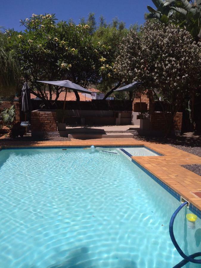 A Knights Rest Guesthouse Pretoria-Noord Exteriör bild