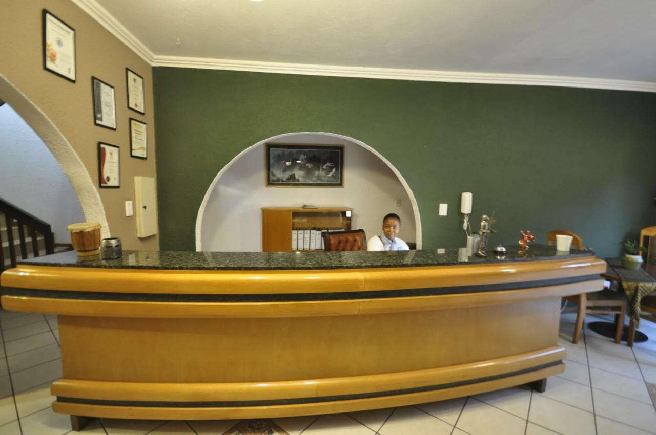 A Knights Rest Guesthouse Pretoria-Noord Exteriör bild
