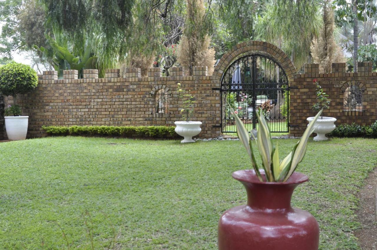 A Knights Rest Guesthouse Pretoria-Noord Exteriör bild