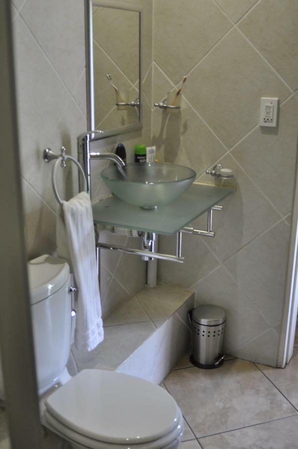 A Knights Rest Guesthouse Pretoria-Noord Exteriör bild