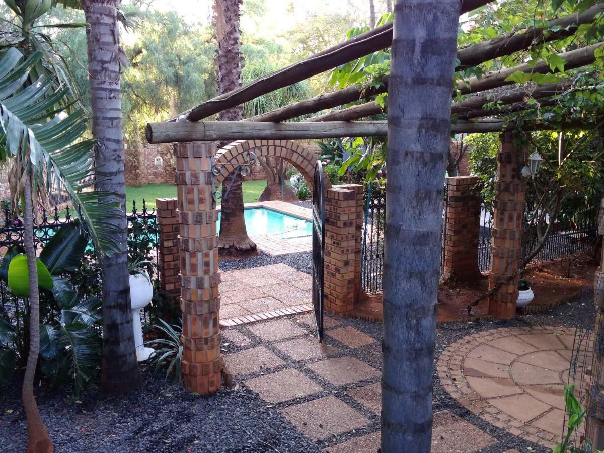 A Knights Rest Guesthouse Pretoria-Noord Exteriör bild
