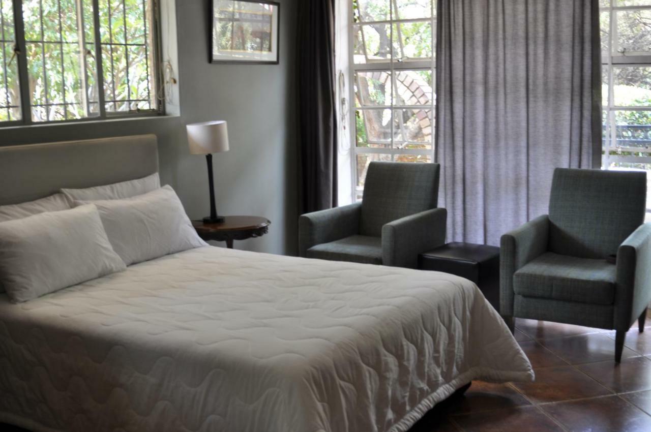 A Knights Rest Guesthouse Pretoria-Noord Exteriör bild
