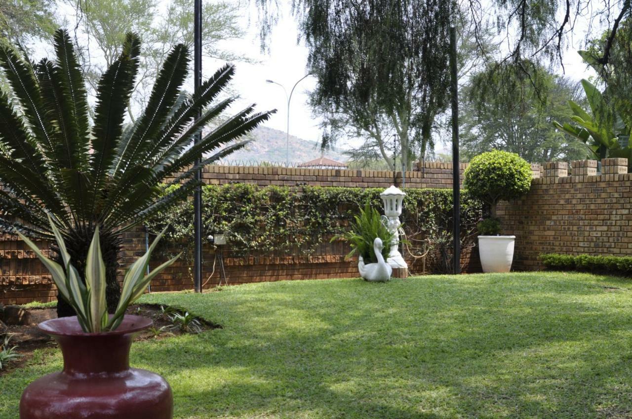 A Knights Rest Guesthouse Pretoria-Noord Exteriör bild