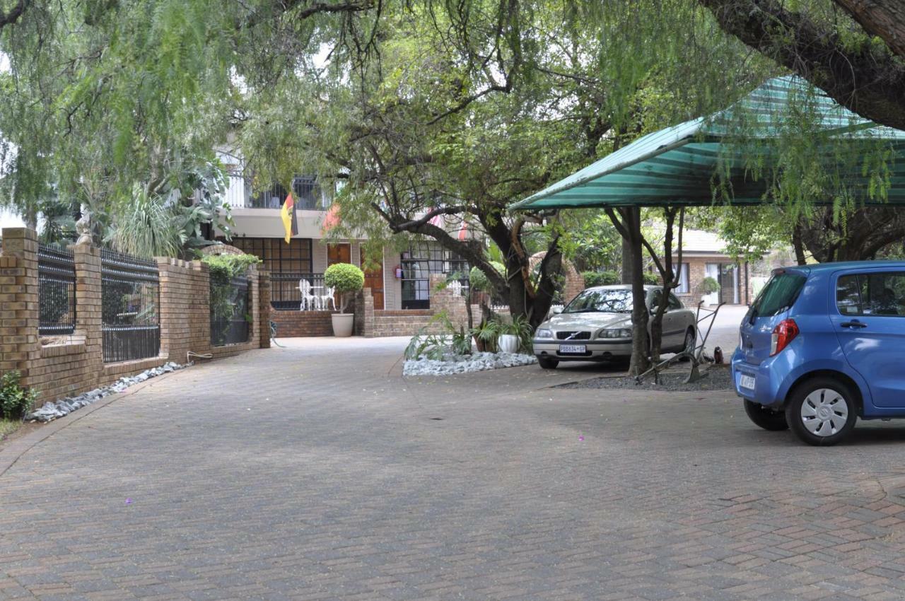 A Knights Rest Guesthouse Pretoria-Noord Exteriör bild
